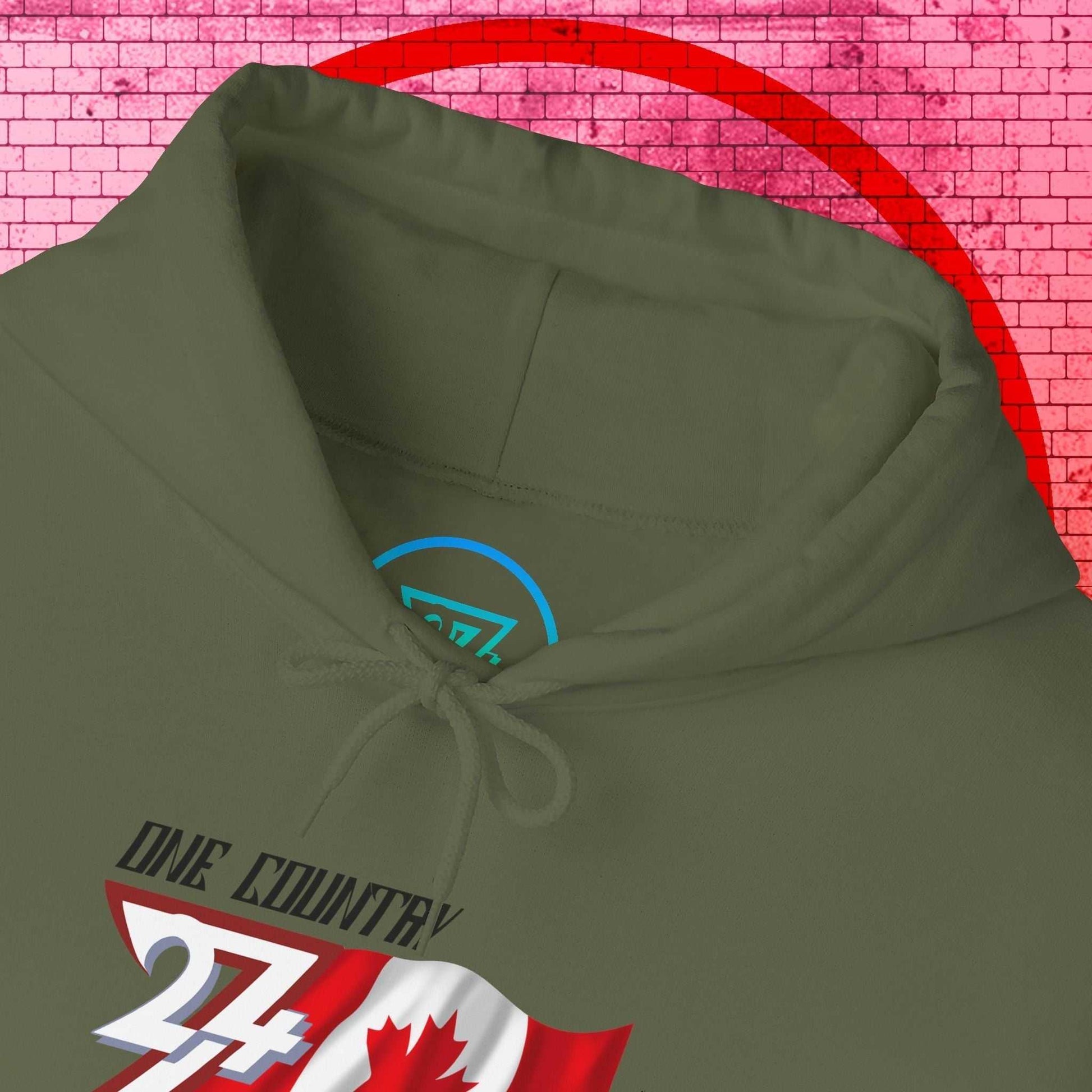 Close-up of inner neck showing scratch-free label and 24/7 brand authenticity markings.