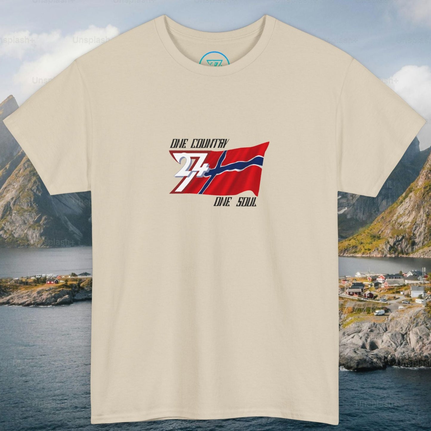 Beige graphic t-shirt featuring a digitally hand-drawn Norway flag design.
